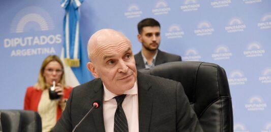 El diputado de LLA, José Luis Espert, ratificó su intención de ir en un frente con el PRO en la Provincia, pero advirtió que él encabezaría la lista.
