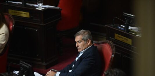 El bloque libertario dialoguista del Senado bonaerense cambiará de nombre para rechazar el acuerdo con el PRO y buscar votos de peronistas de derecha.