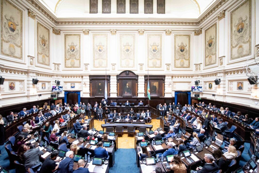 El ministro de Economía, Pablo López, salió a presionar este lunes a la Legislatura bonaerense para que apruebe el proyecto de Endeudamiento.