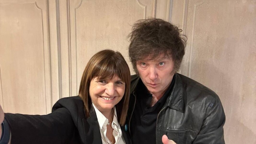 Bullrich se afilia a La Libertad Avanza y respalda la candidatura a legislador porteño de Manuel Adorni en la misma tarde.