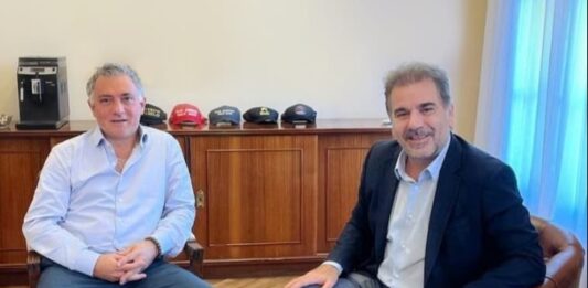 El armador bonaerense de La Libertad Avanza, Sebastián Pareja, volvió a reunirse este martes con Cristián Ritondo y le mojó la oreja al fundador del PRO.