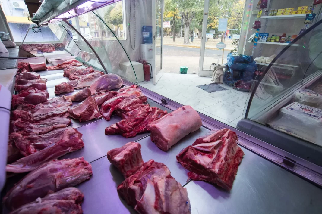 Un informe del Instituto de Promoción de la Carne Vacuna Argentina (IPCVA) registró que la carne subió un 6,1% en abril y acumula un aumento del 65,1% en lo que va del año.