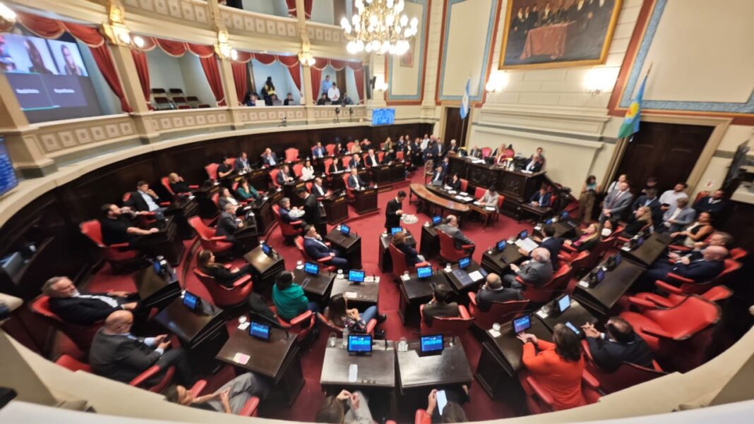 Los jefes de bloque del Senado presentaron el proyecto unificado por los plazos electorales para que apruebe la Legislatura bonaerense.