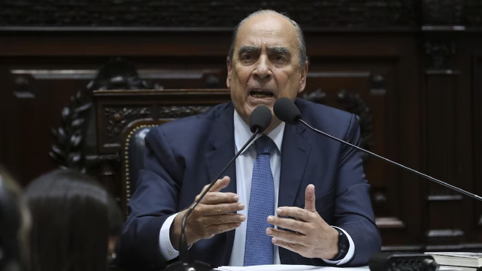 El jefe de Gabinete, Guillermo Francos, expusó en Diputados y afirmó que Milei “no mantuvo vínculo con el proyecto $LIBRA”.
