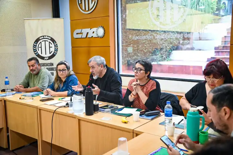ATE y la UTEP encabezarán este jueves un plenario conjunto para definir medidas de fuerza contra el gobierno de Javier Milei.
