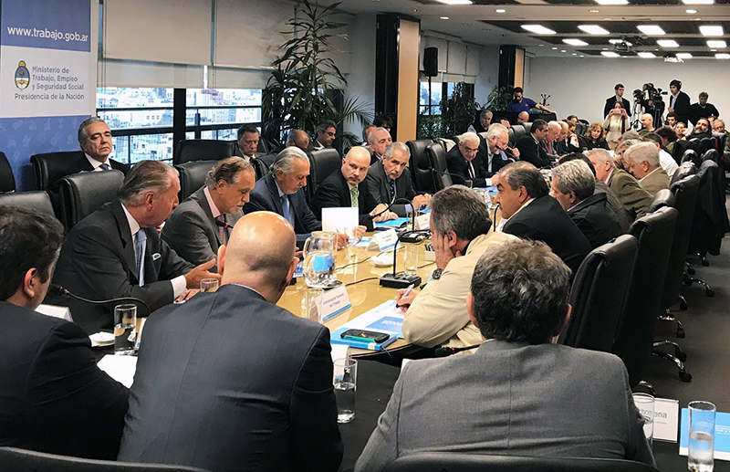El Consejo Nacional del Empleo, la Productividad y el Salario Mínimo, Vital y Móvil fue convocado a una sesión plenaria ordinaria el pasado 29 de abril.