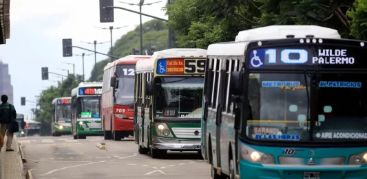 En un nuevo golpe al bolsillo de los bonaerenses, el boleto de colectivo vuelve a aumentar en septiembre en la ciudad de La Plata. Cómo quedará el mínimo.