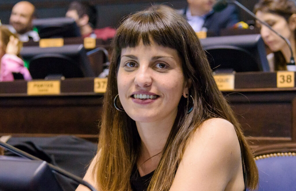 La diputad bonaerense, Fernanda Díaz, presentó dos proyectos para ampliar la ley de protección animal.