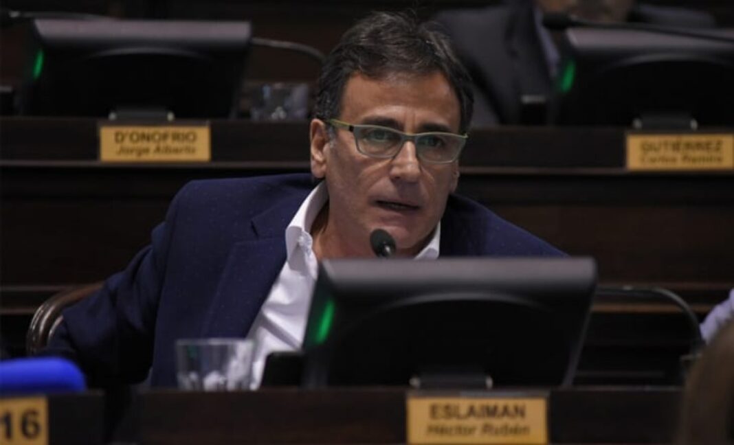 El diputado bonaerense Rubén Eslaiman apuntó contra Kicillof y lanzó duras críticas al mega proyecto que busca aprobar un nuevo endeudamiento para la Provincia.