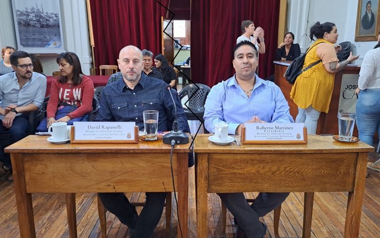 En Patagones, se rompió La Libertad Avanza: Rapanelli del lado de los libertarios dialoguistas, y Martínez del mileísmo.
