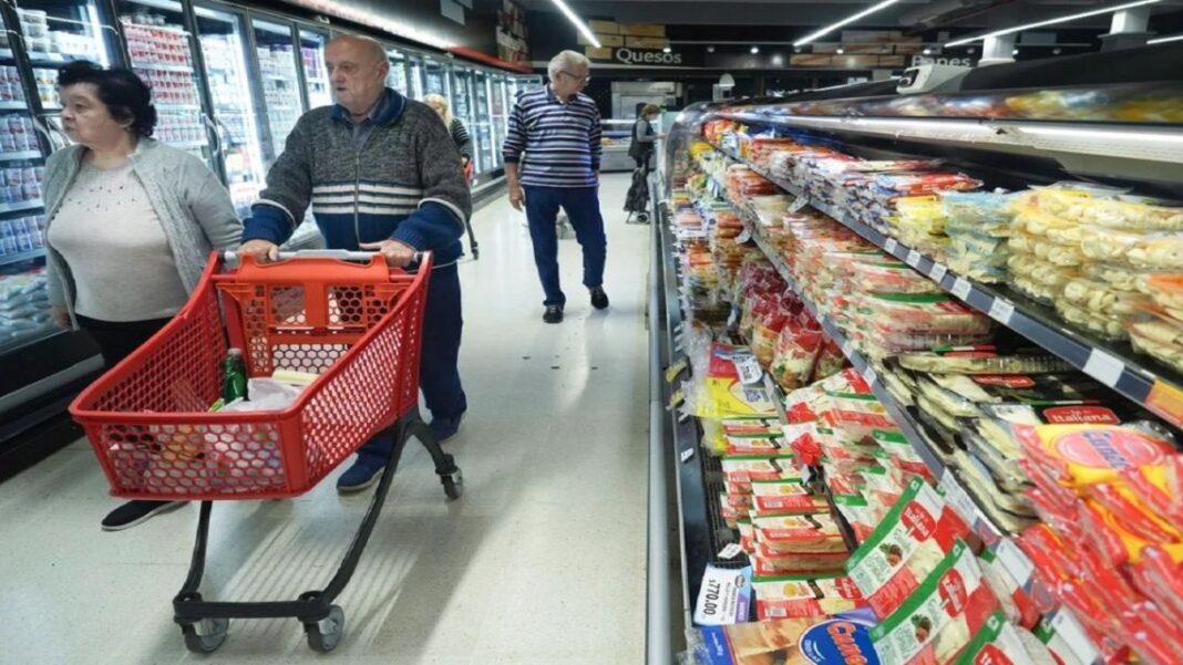Pese a la apertura del cepo cambiario, la inflación de abril fue menor a la del mes anterior y acumula 11,6% en el primer cuatrimestre del año.