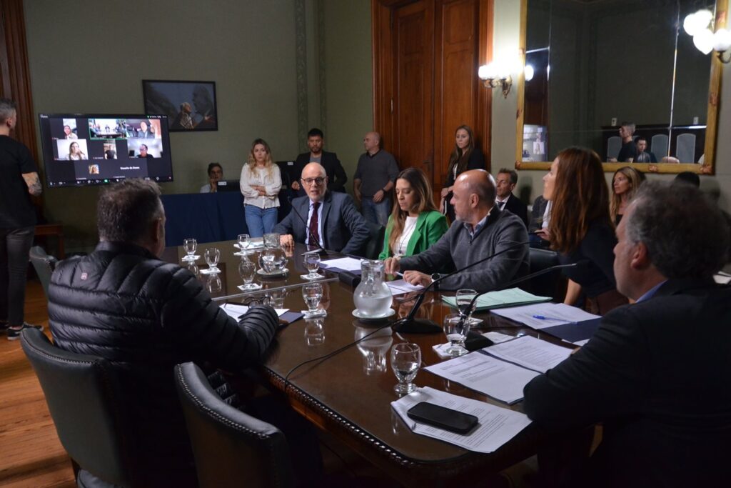 El Senado bonaerense despachó una batería de proyectos y dejó uno en estudio.