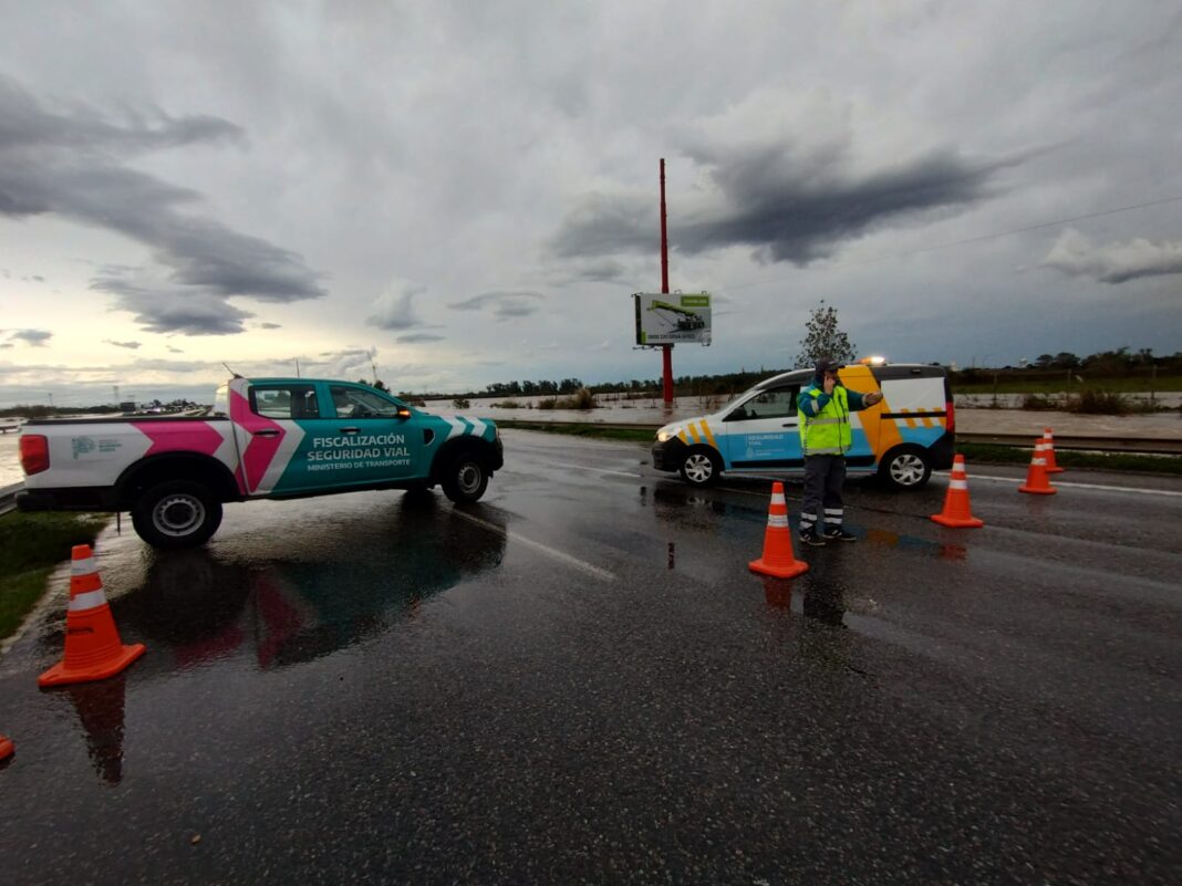 El temporal que azotó el norte bonaerense se cobró la vida de un vecino, se mantiene la búsqueda de otras tres personas y se evacuaron a más de 3.100.