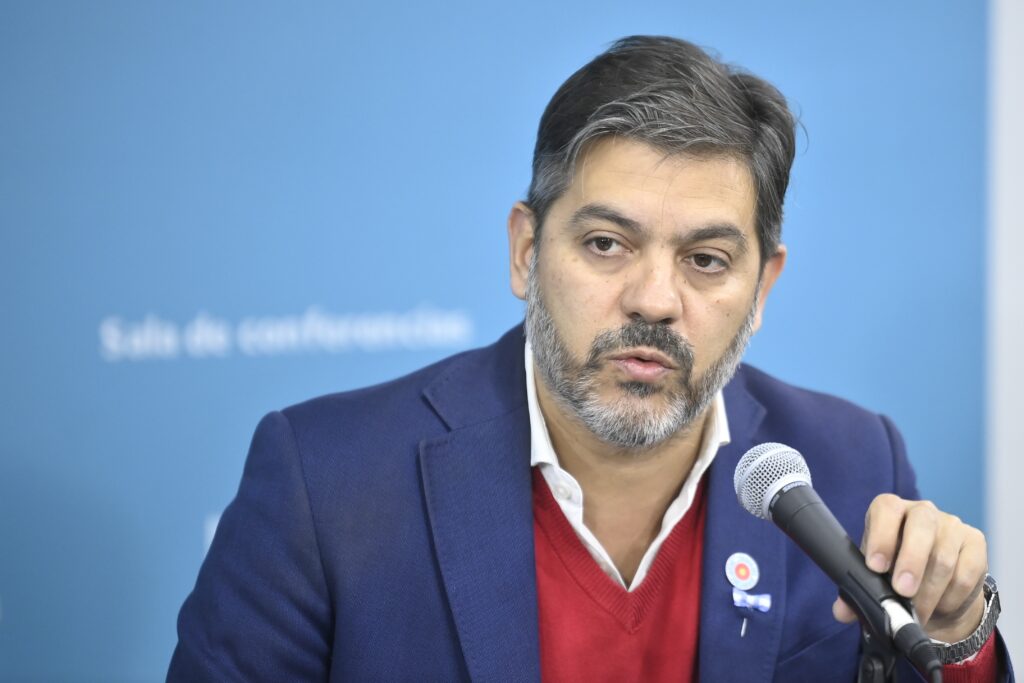 El ministro de Gobierno, Carlos Bianco desconoció al FEB y aseguró que no que no representa al conjunto docente. 