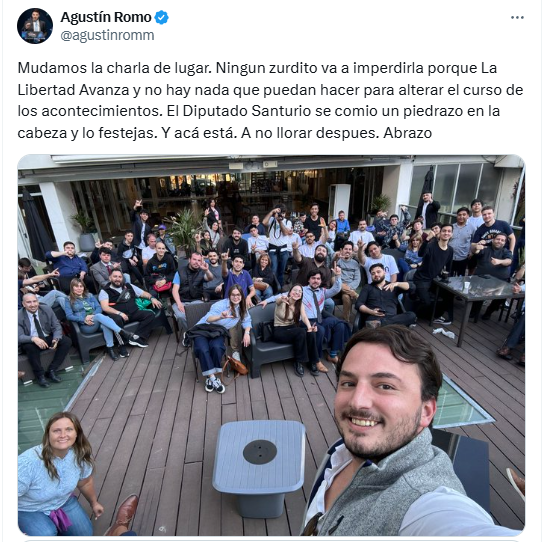 Tras las agresiones en las inmediaciones del edificio Karakachoff, Romo celebró la charla con militantes universitarios de La Libertad Avanza.