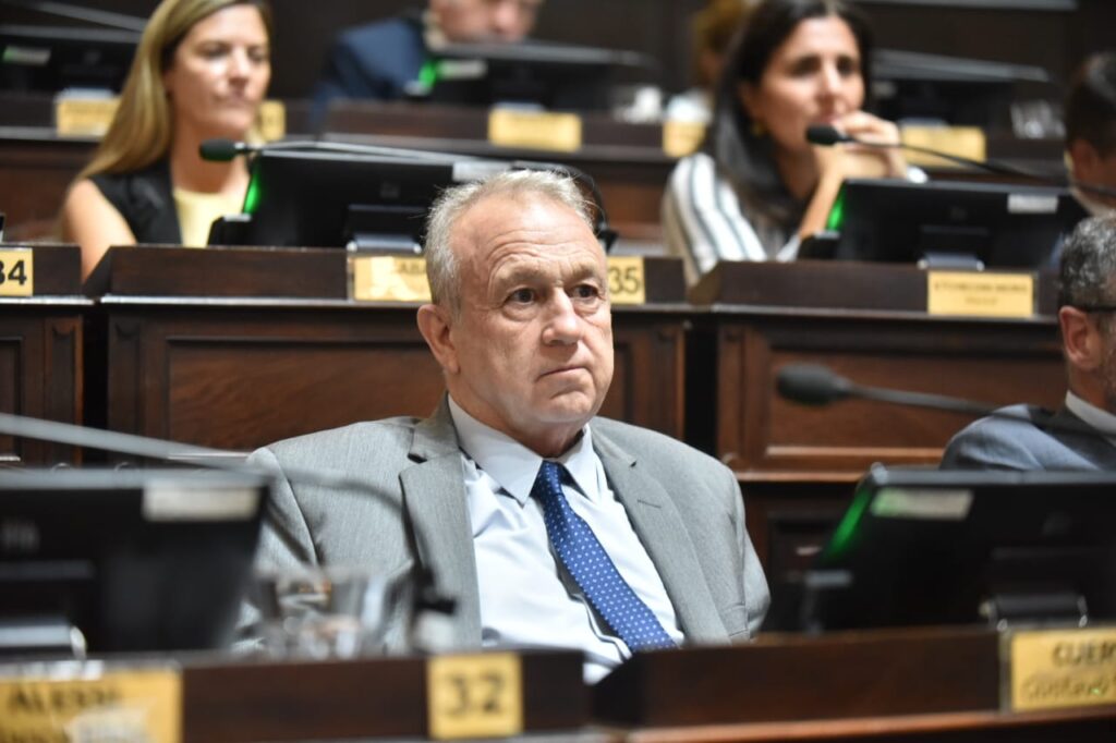 El senador bonaerense de Unión, Renovación y Fe, Carlos Kikuchi, reafirmó que su nuevo espacio político tiene el objetivo de disputar el voto liberal.