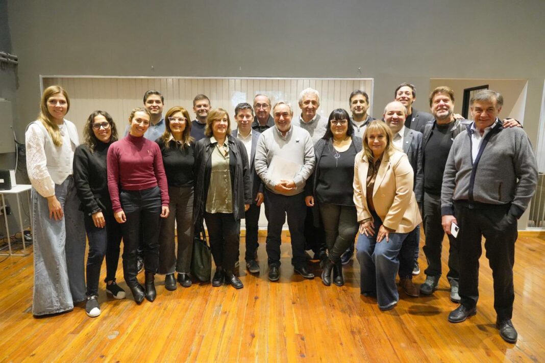 Miguel Fernández asumió al frente del Comité de Contingencia de la UCR bonaerense tras un acuerdo entre Abad y Lousteau.