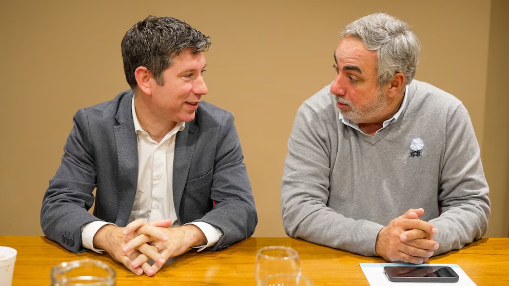 La conducción de la UCR bonaerense estará compartida de manera provisoria por Pablo Domenichini y Miguel Fernández, hasta que la Justicia se expida respecto a los resultados de la interna.