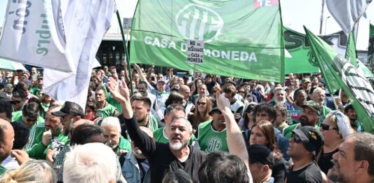 El titular de ATE, Rodolfo Aguiar, ratificó el paro de estatales de este jueves y celebró el 90% de acatamiento que tuvo la medida.