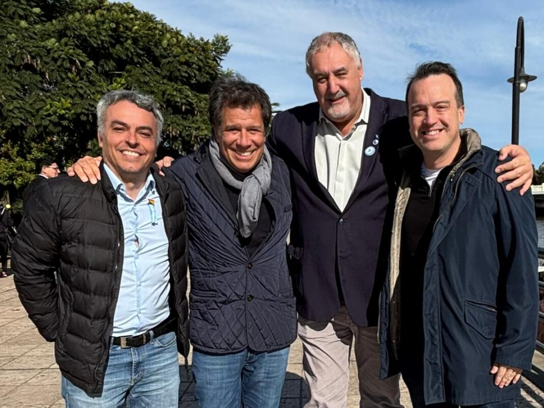 Con críticas al presidente Javier Milei, el PRO y el kirchnerismo, el diputado Facundo Manes, lanzó este viernes su nuevo espacio político llamado “Para Adelante”. Todos los detalles.