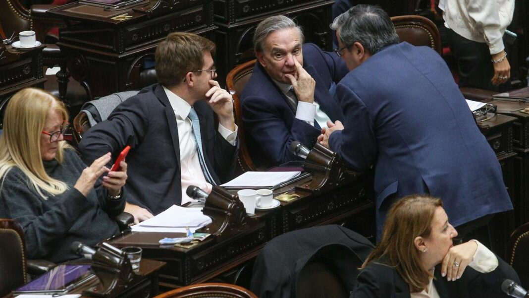 Diputados de la oposición buscarán debatir el próximo 2 de julio una nueva ley de financiamiento universitario. Repasa uno por uno el temario de la sesión.