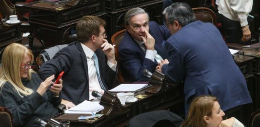 Diputados de la oposición buscarán debatir el próximo 2 de julio una nueva ley de financiamiento universitario. Repasa uno por uno el temario de la sesión.
