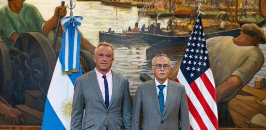 El ministro de Salud nacional, Mario Lugones, anunció nuevas medidas de recorte junto a su par nortemaericano, Robert F. Kennedy Jr. Todos los detalles de los anuncios.