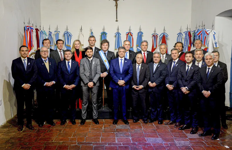 Los mandatarios "aliados" de Milei analizan despegarse de algunas definiciones de la administración nacional que atentan contra sus intereses. 