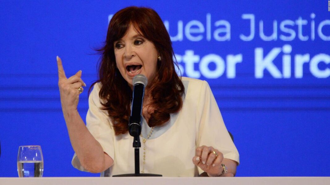 Cristina Kirchner volverá a ocupar el centro de la escena partidaria este martes por la tarde, cuando encabece una reunión del Consejo Nacional del PJ.