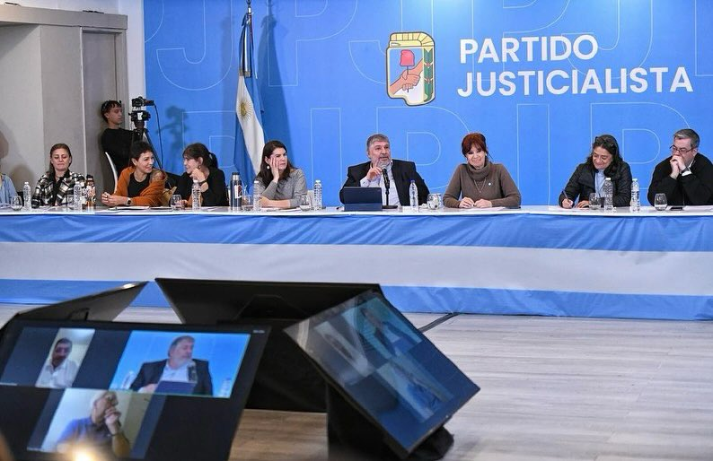 Cristina Kirchner mostró preocupación por la baja participación y afirmó que el peronismo tiene que volver a enamorar.