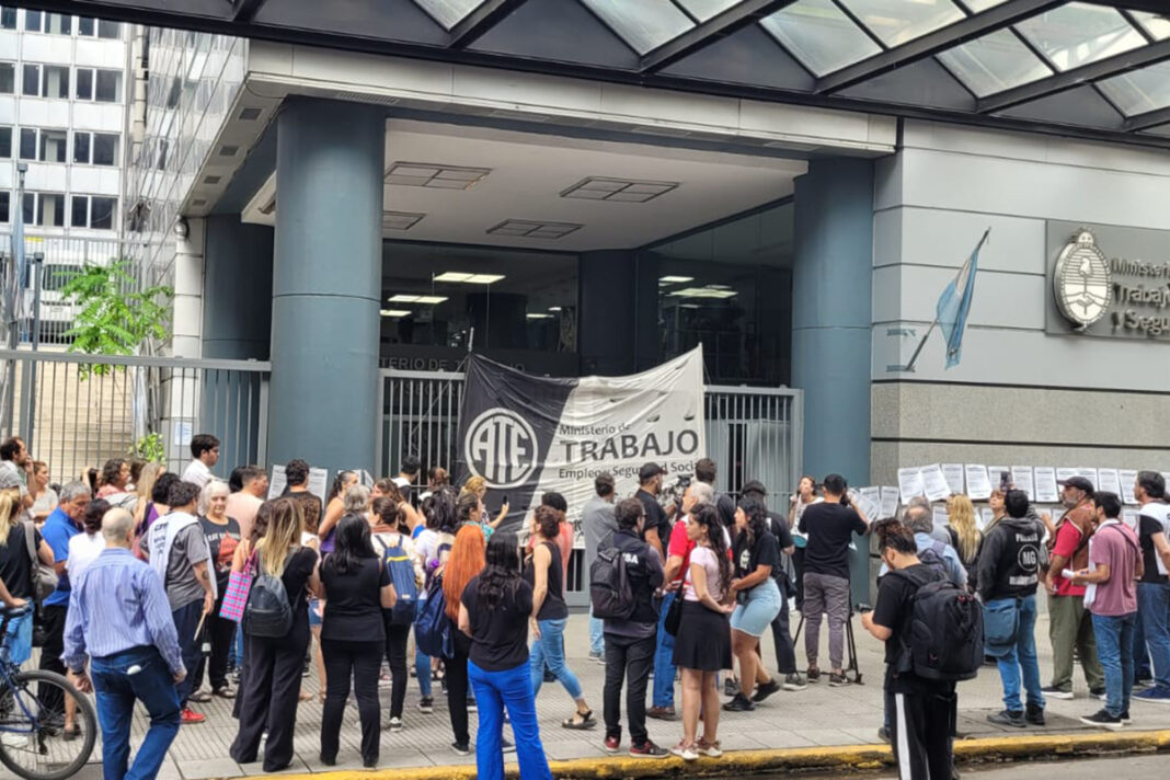 Ante la falta de propuesta de aumento del Gobierno nacional, desde ATE exigieron un sueldo mínimo de $1.800.000 para junio.