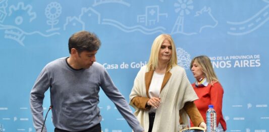 La vicegobernadora bonaerense, Verónica Magario, echó este miércoles a la prensa del recinto de la Cámara de Senadores, tras alegar “ruidos molestos”.