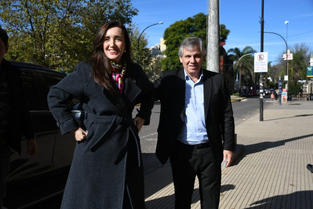 La vicepresidenta, Victoria Villarruel, se reunió con el intendente de Chivilcoy, Guillermo Britos, para dialogar sobre la situación regional y bonaerense.
