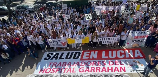 El Gobierno nacional puso una insólita cláusula para avanzar en las negociaciones salariales con los trabajadores del Garrahan que se movilizaron durante toda la semana.