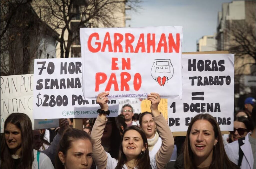 El gobierno nacional denunció que Axel Kicillof, a través de IOMA, mantiene una deuda millonaria con el Hospital Garrahan.