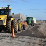 Caminos rurales: impulsan un régimen único para financiar obras y eliminar tasas municipales El bloque de diputados bonaerenses de la Coalición Cívica impulsa un régimen para mejorar los caminos rurales y eliminar tasas municipales.