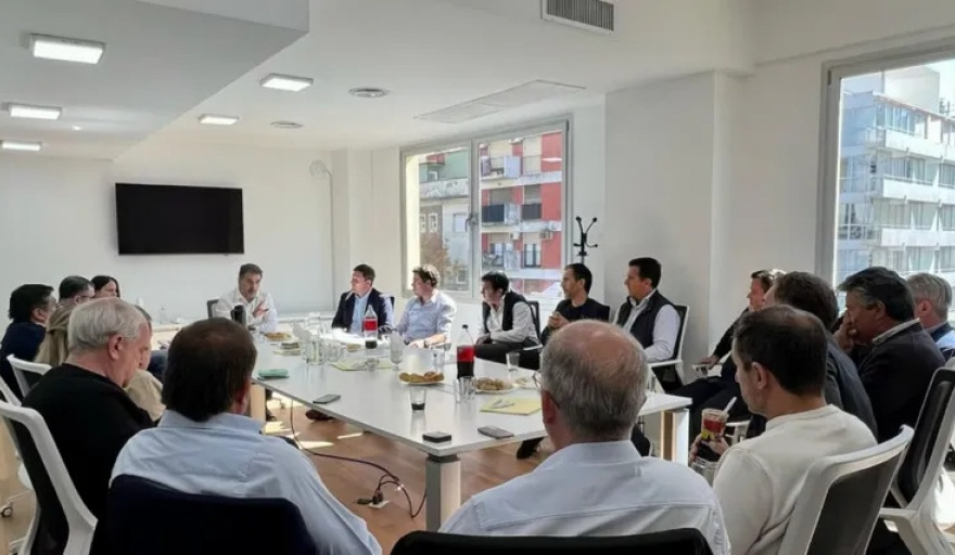 Ritondo se reunió con intendentes del PRO, para definir la letra chica del acuerdo con LLA. 