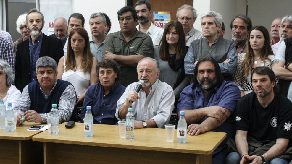 Las organizaciones sindicales calificaron de "anticonstitucional" el DNU de Milei que restringe el derecho a huelga.