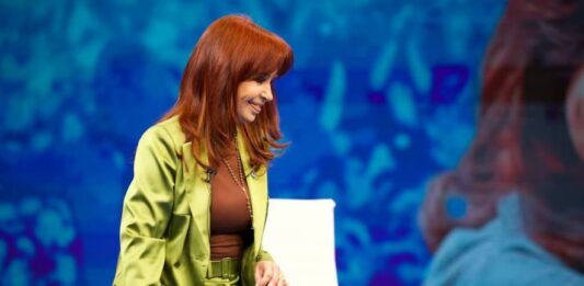 Cristina Kirchner confirmó su candidatura como diputada provincial por la Tercera Sección Electoral para las elecciones del 7 de septiembre.