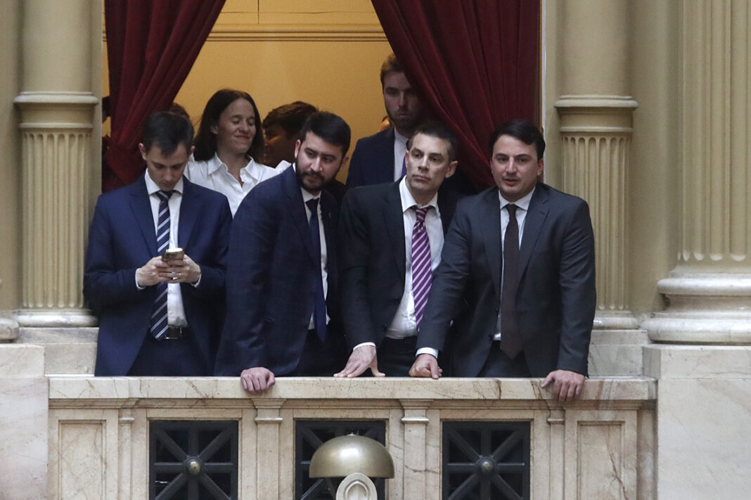 La Libertad Avanza comenzó a pensar nombres para definir quién será el encargado de enfrentar a Cristina Kirchner en la Tercera.