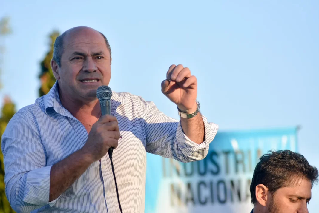 El intendente de Ensenada, Mario Secco, desmintió la comunicación entre Cristina Kirchner y Kicillof, y apuntó a los peronistas que 