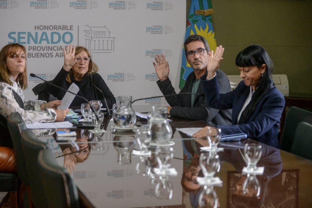 La comisión de Trabajo del Senado despachó el proyecto de ley que amplía las licencias de los estatales bonaerenses.