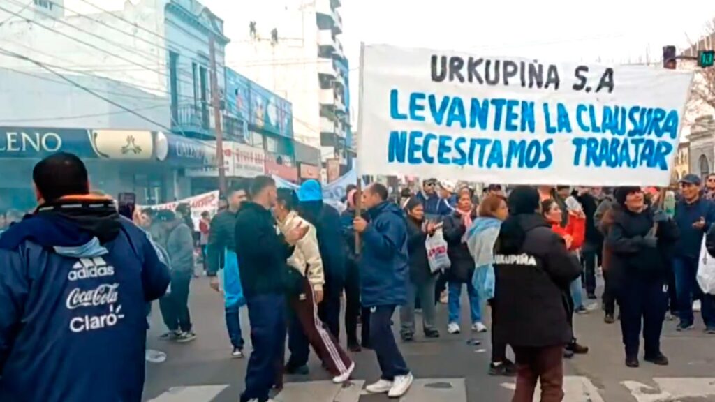 Feriantes de La Salada se reunieron con autoridades nacionales, provinciales y municipales para consensuar la reapertura del predio. 