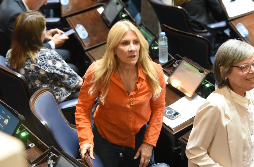 La diputada del radicalismo, Alejandra Lordén, afirmó que baraja la posibilidad de presentarse como candidata a intendente de Saladillo.