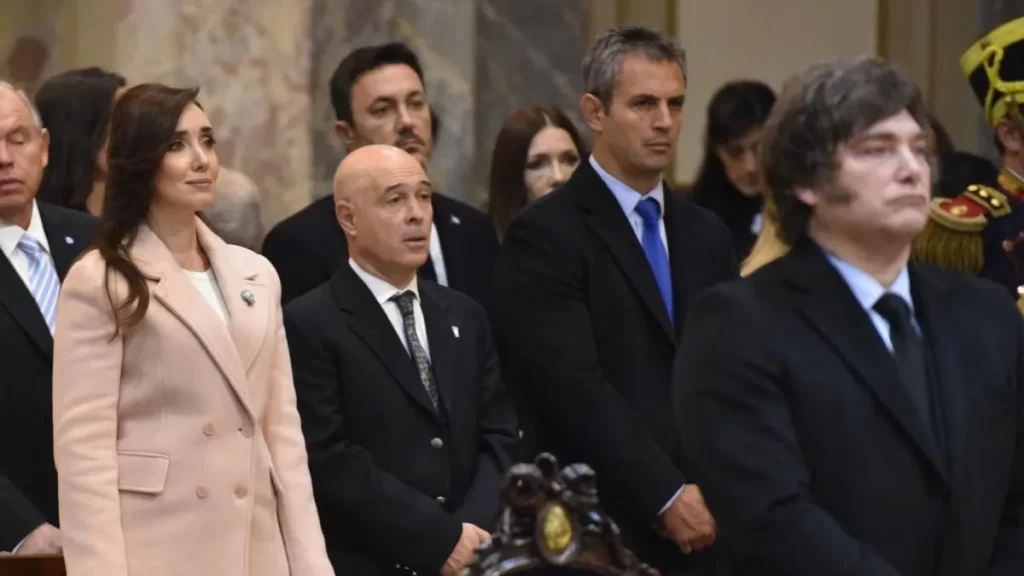 El distanciamiento entre Milei y su vicepresidenta Victoria Villarruel, deja al oficialismo sin apoyos en el Senado.
