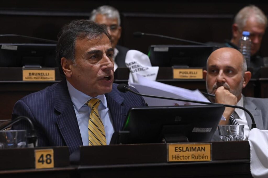 El diputado Rubén Eslaiman presentó la ley Diego Armando Maradona, para crear la figura del Juez sustituto.