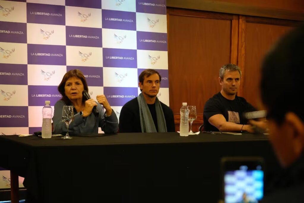 El candidato de LLA, Diego Hartfield fue apoyado por referentes nacionales libertarios como Karina Milei, Patricia Bullrich y Martín Menem.