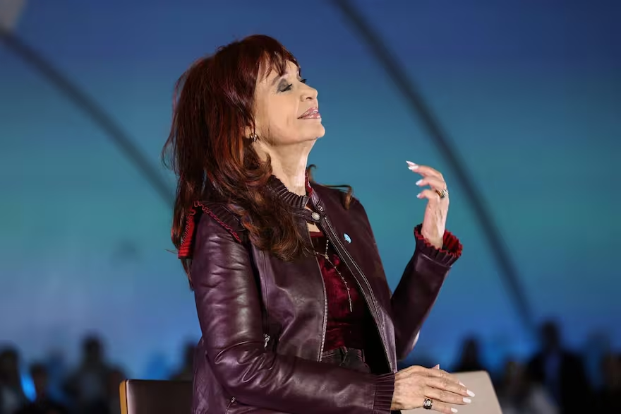 Tras la inminente condena contra Cristina Kirchner, el peronismo lanza ofensivas judiciales e internacionales.
