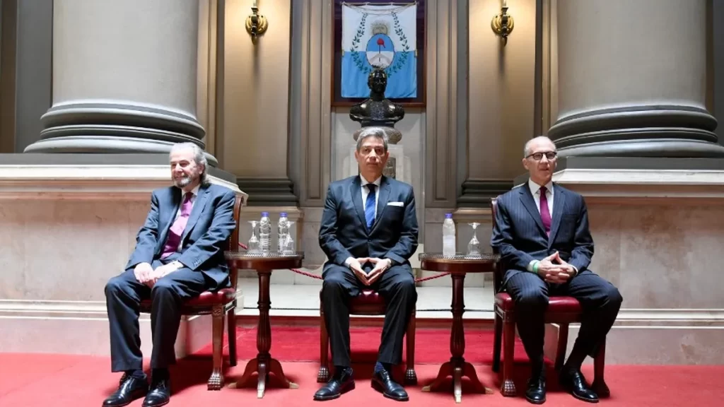 De acuerdo a lo trascendido, la Corte Suprema está redactando el fallo y es inminente la reafirmación de la condena sobre Cristina Kirchner