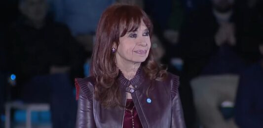 La Corte Suprema de Justicia ratificó la condena a seis años de prisión e inhabilitación perpetua para ejercer cargos públicos contra la ex presidenta Cristina Kirchner.